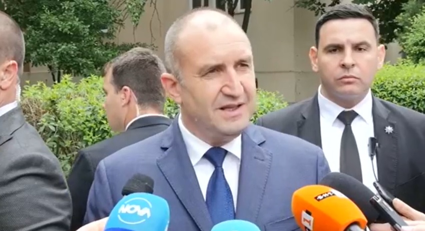 Радев в Португалия: Важно е България да запази позицията си по темата РС Македония