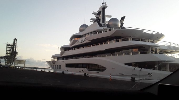 Конфискуваха във Фиджи суперяхтата на руски милиардер