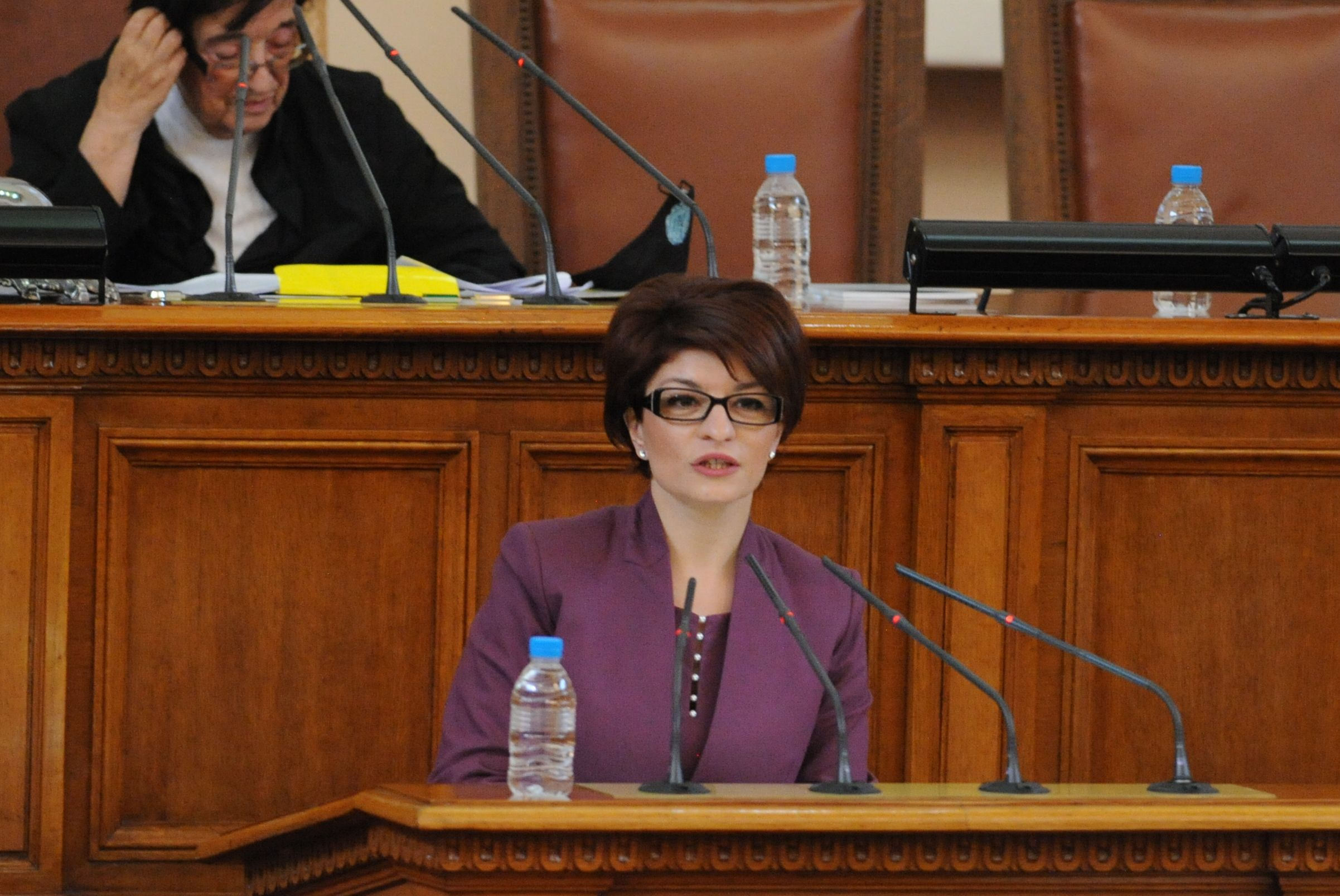 Десислава Атанасова към Христо Иванов: Ще трябва да излезете оттук и да призовете за оставка, защото не можете да се справите с нищо