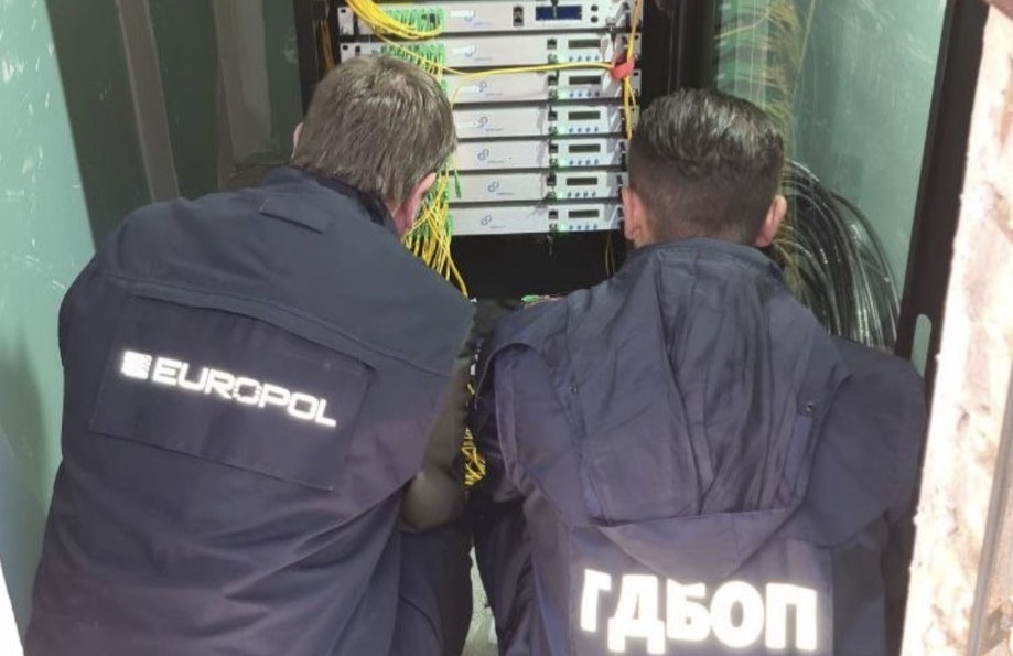 ГДБОП спря незаконна кабеларка, работила над две години