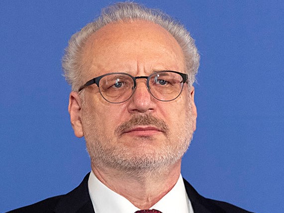 Латвийският президент: Украйна се нуждае от тежко въоръжение