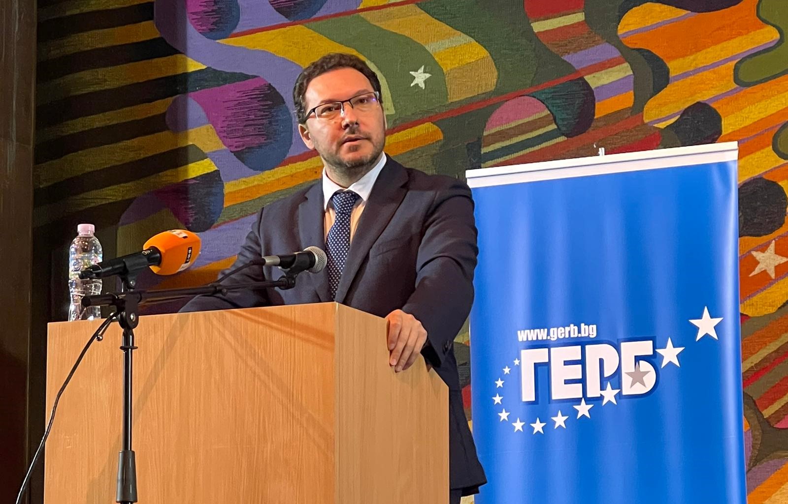 Даниел Митов: Кирил Петков е българин отскоро, не разбира какво значи Македония и емоцията, която ни свързва с този казус