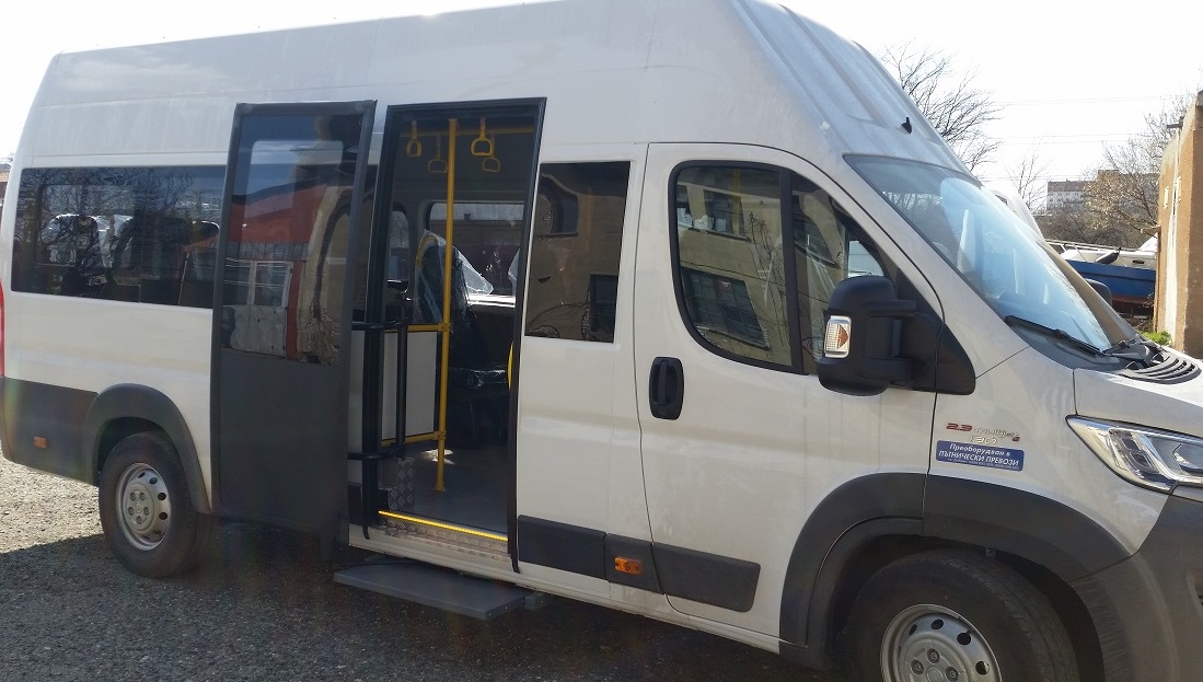 В Сърбия са задържали бус с нелегални имигранти от България