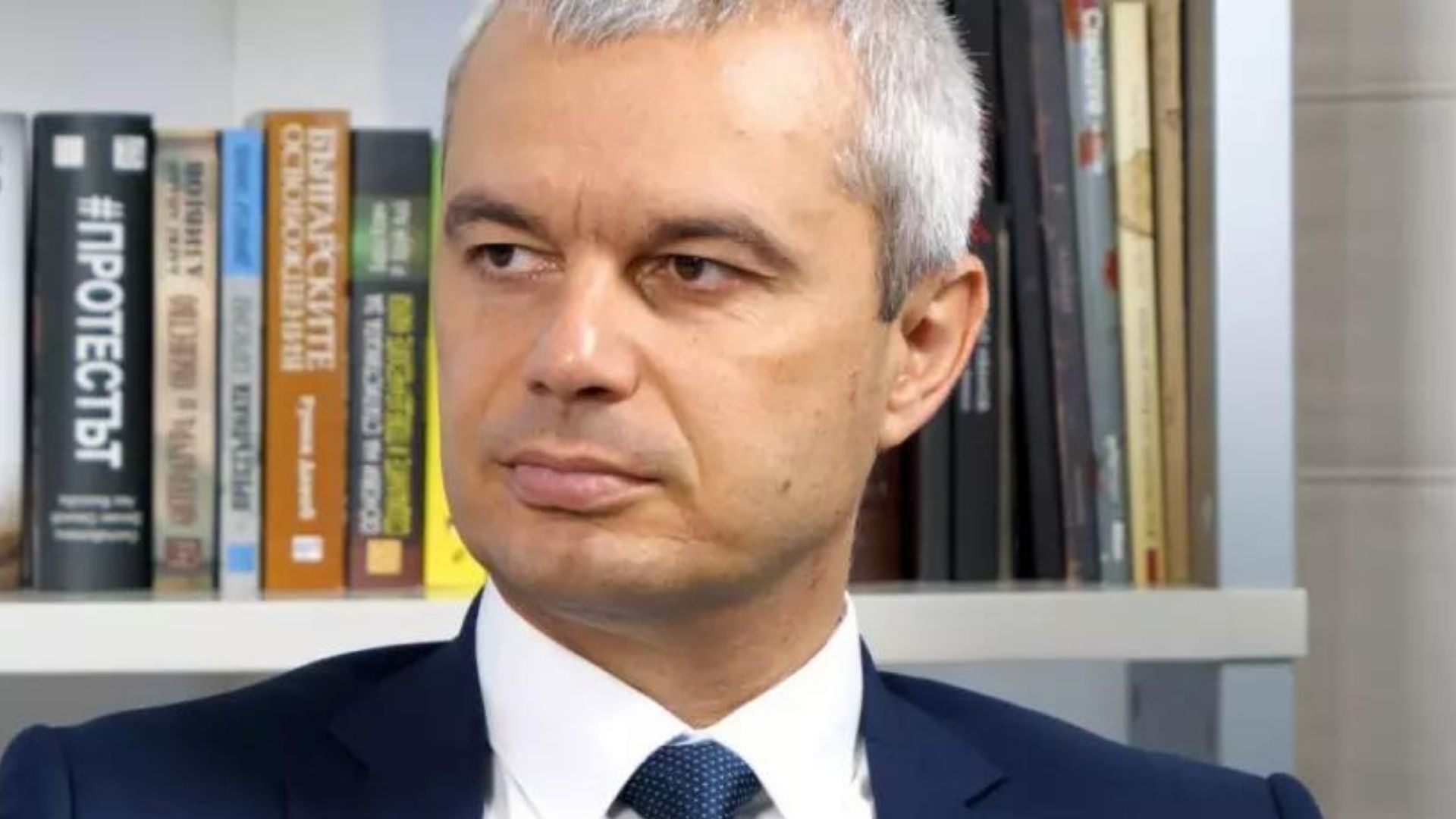 Костадин Костадинов за евакуацията на моряците: Българското правителство меко казано се изложи