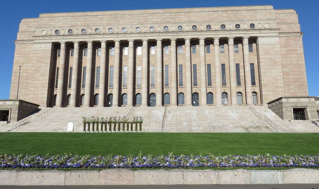 Финландският парламент решава за присъединяването на страната към НАТО