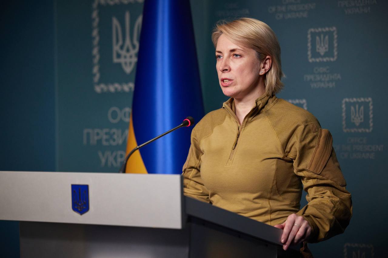 Украйна обяви, че е договорила коридор за излизане от Мариупол на цивилни