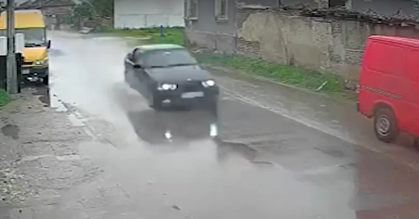 Пиян шофьор се вряза в къща в пловдивско село