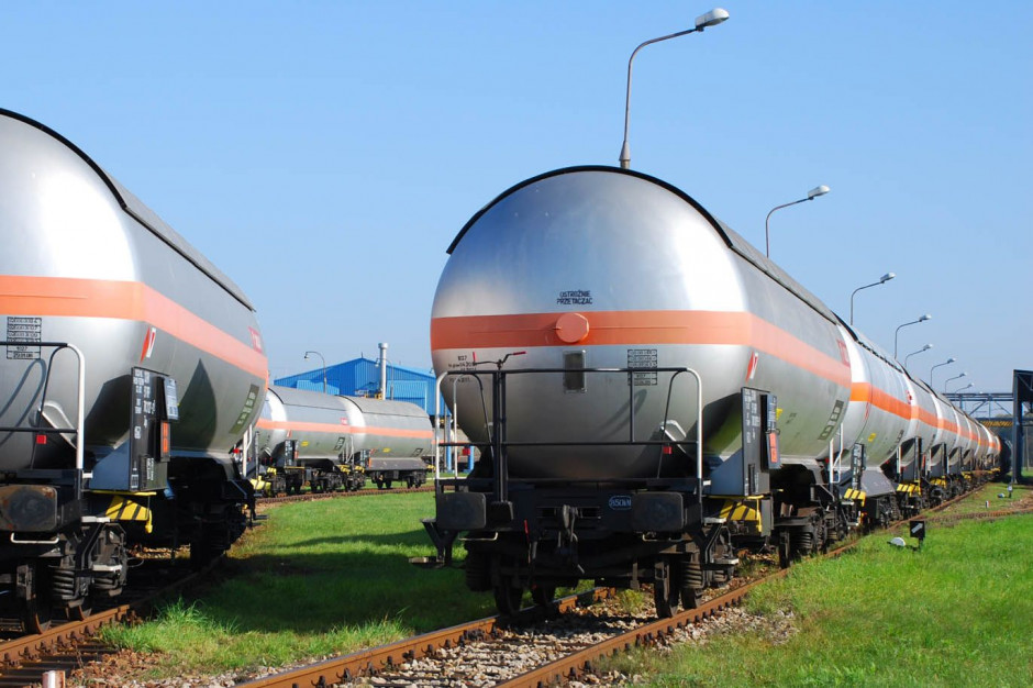 Полша възнамерява да разтрогне договорите за доставка на петрол от Русия