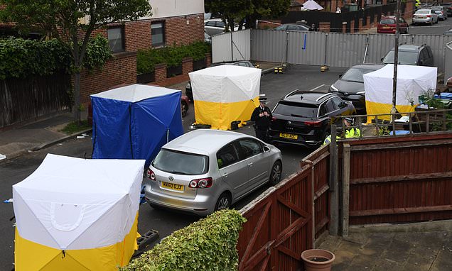 Убиха четирима души в апартамент в Лондон, има задържан