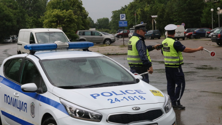 Заловиха немски гражданин да кара нерегистриран товарен автомобил