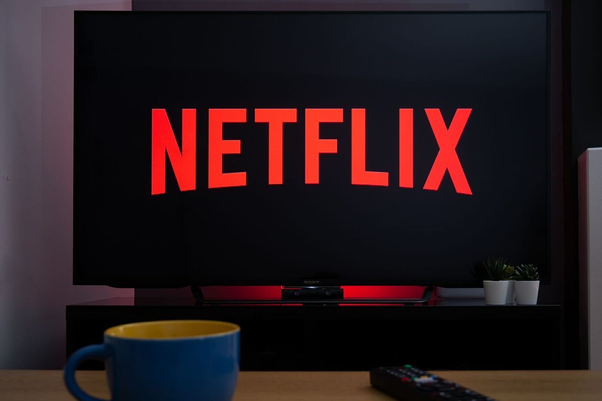 Netflix обвинява боевете в Украйна и Путин за срив на акциите на платформата