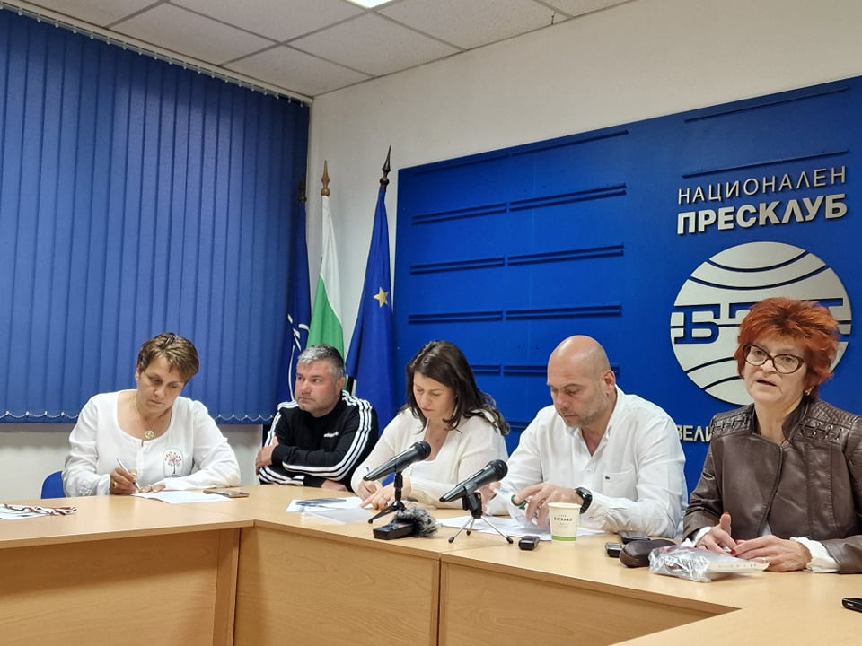 Сирене по 5-вековна рецепта, продукти от магарешко мляко, оркестър от идиофонни инструменти са част от атракциите на Събора на овцевъдите край Лясковец 