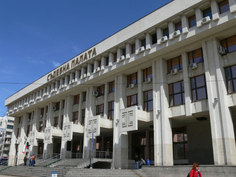 Евакуираха сградата на съда в Бургас заради сигнал за бомба