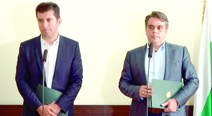 Петков и Василев купуват газ с посредник, близък до Кремъл