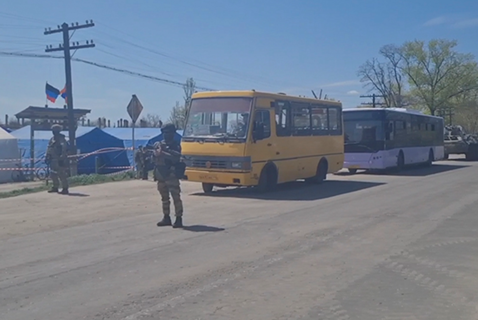 Москва: Евакуираните от Азовстал бяха предадени на ООН и МКЧК