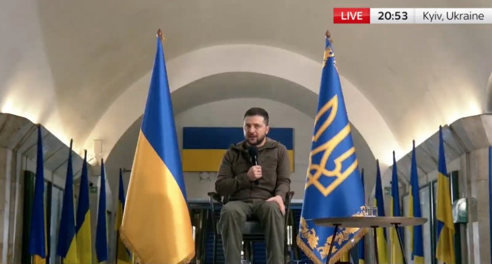 Истинският Зеленски: От телевизионна звезда и популист до непопулярен неолиберал в стил Пиночет