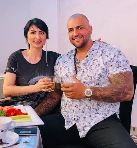 „Домашен арест“ за мъжа на Софи Маринова, набил фен на фолкпевицата