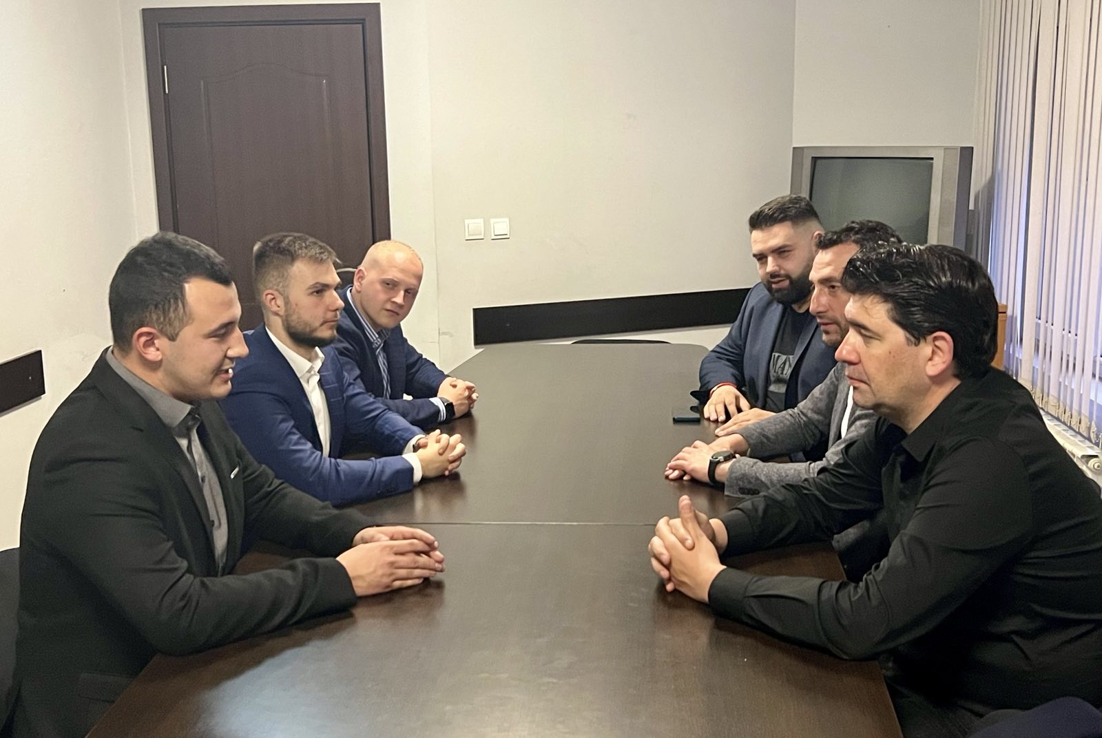 Иван Таков се срещна с ръководството на младите социалисти в БСП-София