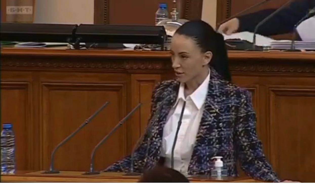 Депутат пита премиера: С танк ли се движи областният управител на Варна?