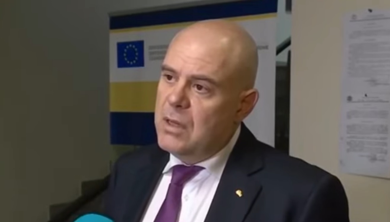 Гешев атакува закриването на спецправосъдието (обзор)