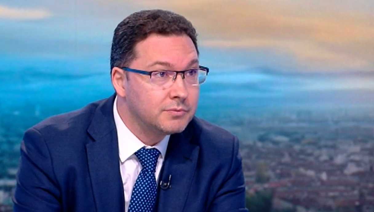 Даниел Митов: България продължава да купува руски газ, но през посредници