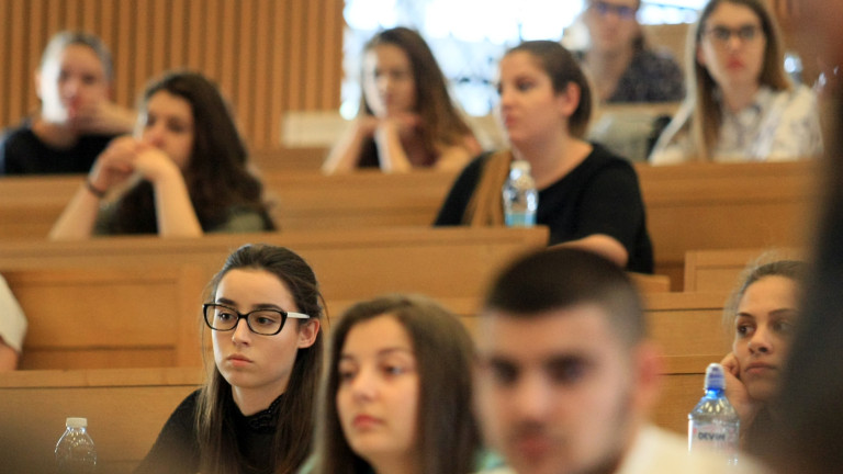 16 университета вдигат таксите до 15%