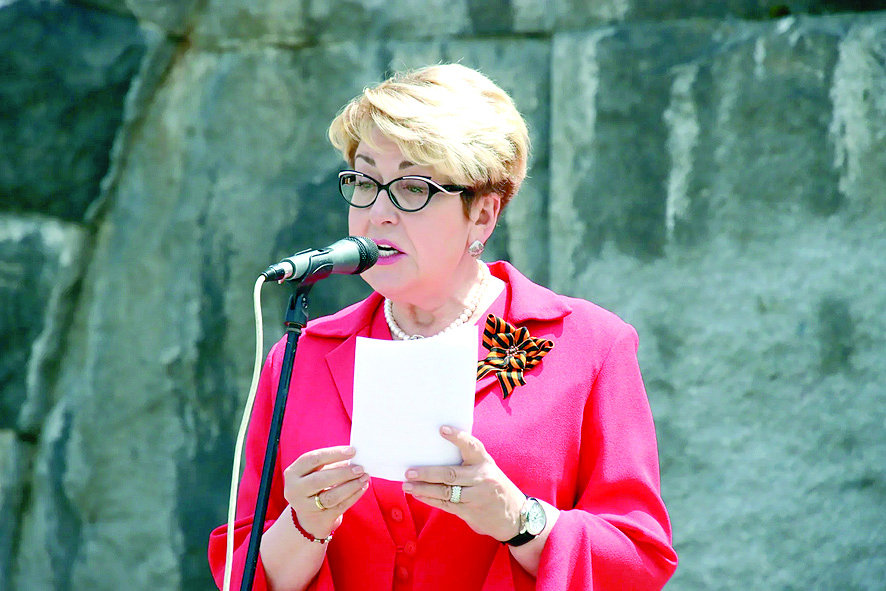 Руският посланик у нас Н. Пр. Елеонора Митрофанова: Има кампания по пренаписване на историята (обзор)