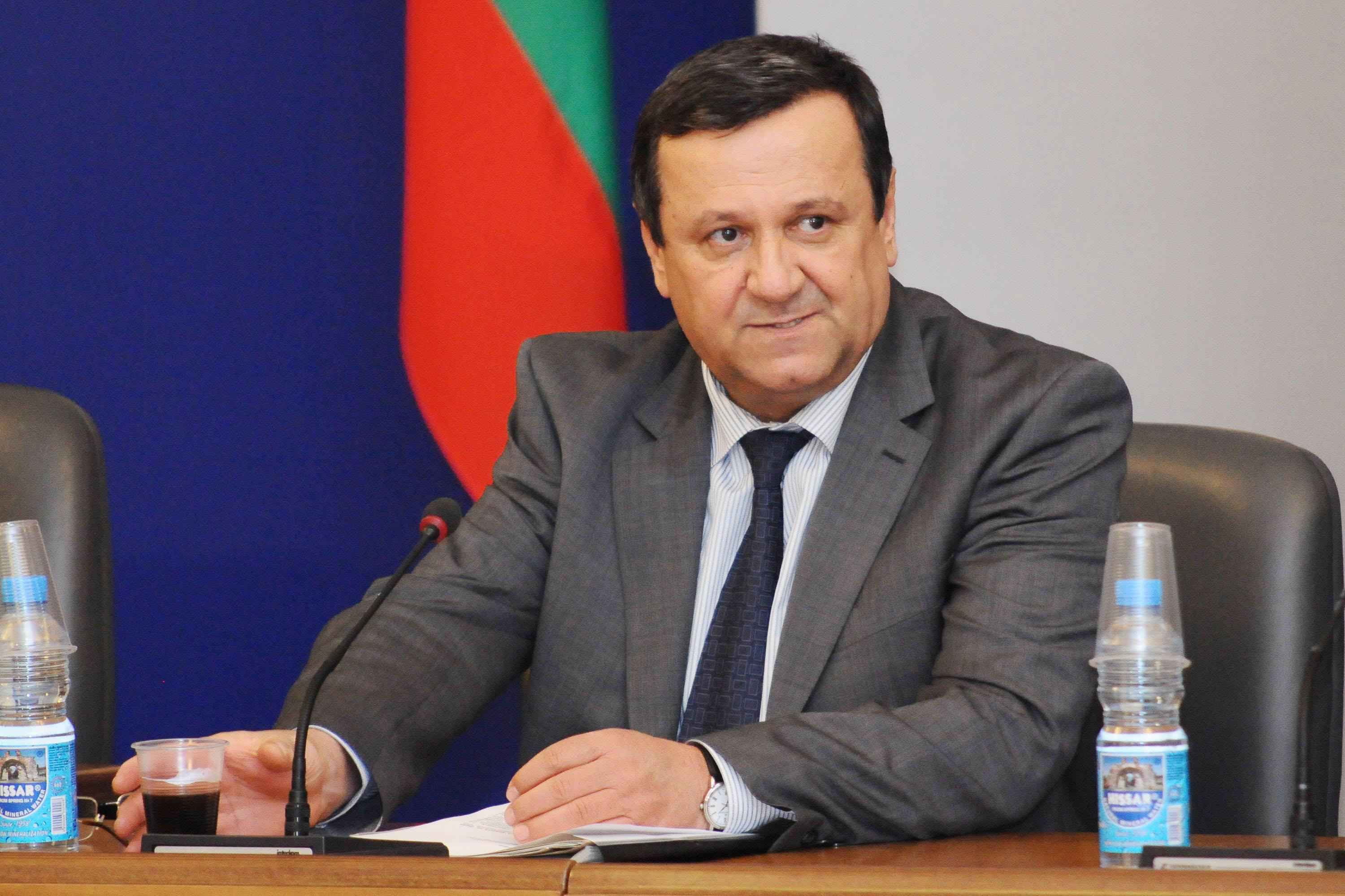Хасан Адемов, пред “Труд”: Не се предвижда преизчисляване на пенсии до 2025 г.