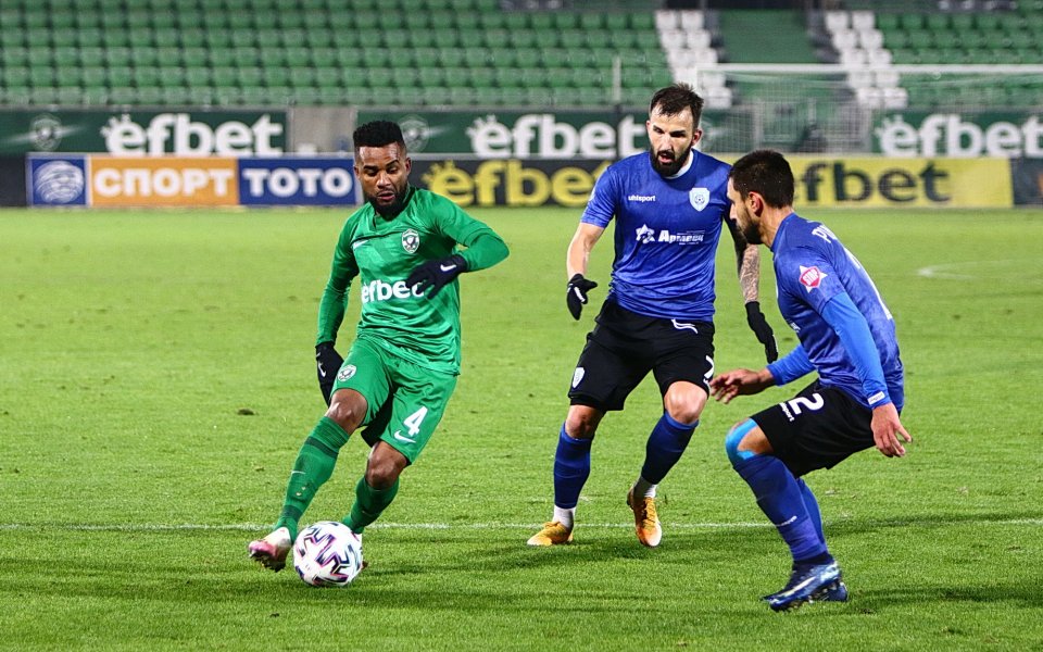 Лудогорец с победа с 1:0 над Черно море, почетоха Лукоки