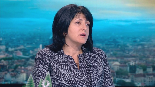 Милтенова подава сигнал в прокуратурата срещу транспортния министър