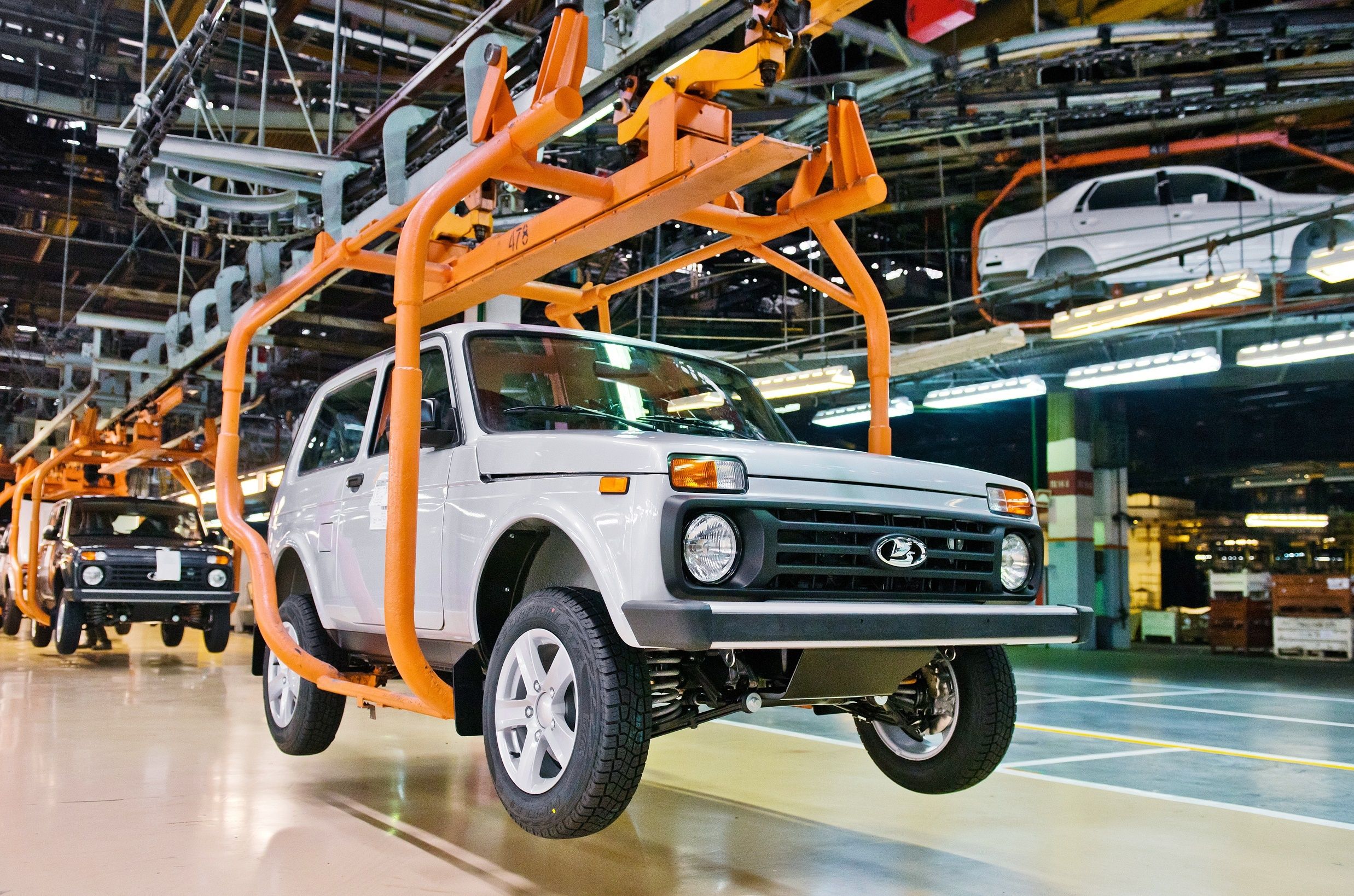Renault се раздели с Lada и руския бизнес