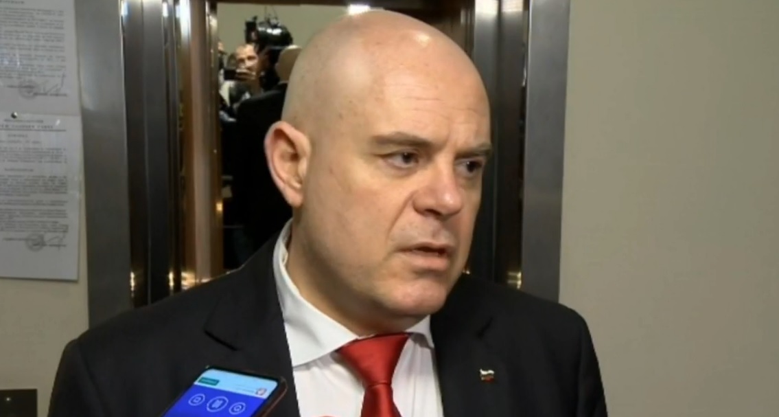 Гешев: Ако е необходимо, ще бъдат разпитани министри за „Български пощи“ (Видео)