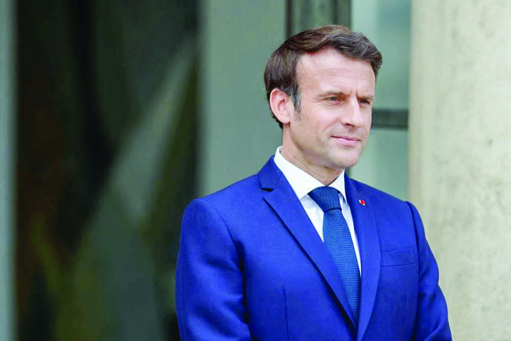 „Възраждане“ на Макрон води с 1%