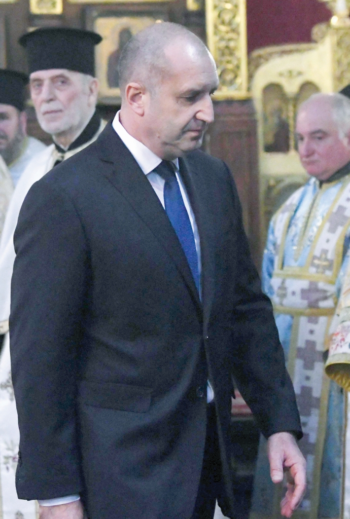 Президентът отряза К. Петков за КСНС (обзор)