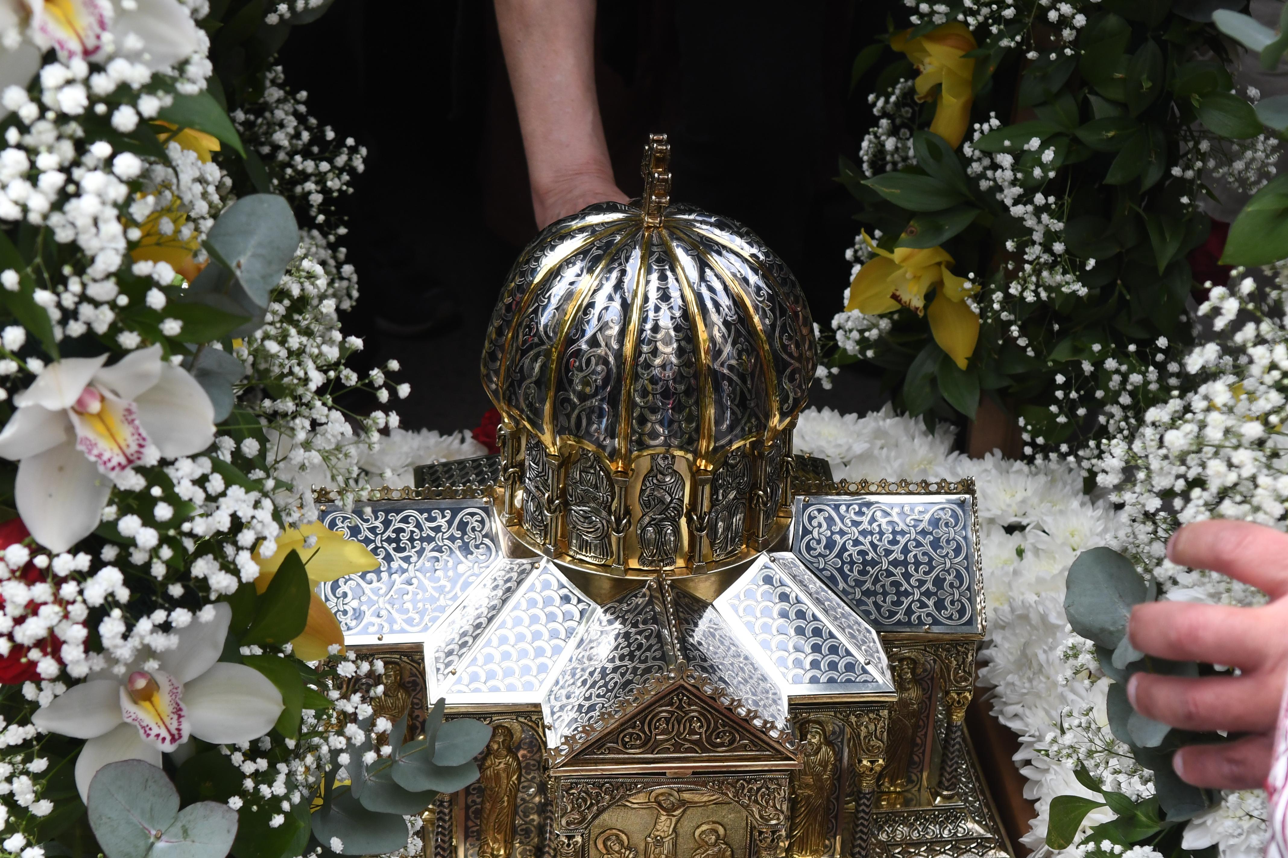 Последен ден за поклонение пред мощите на Кирил и Методий