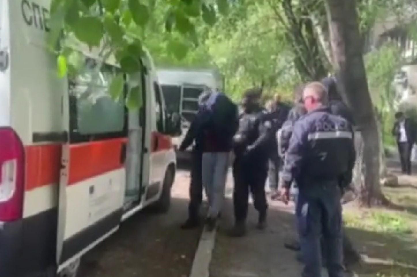 Напрежение: Агресивният мъж от "Люлин" продължава да тероризира съседите си