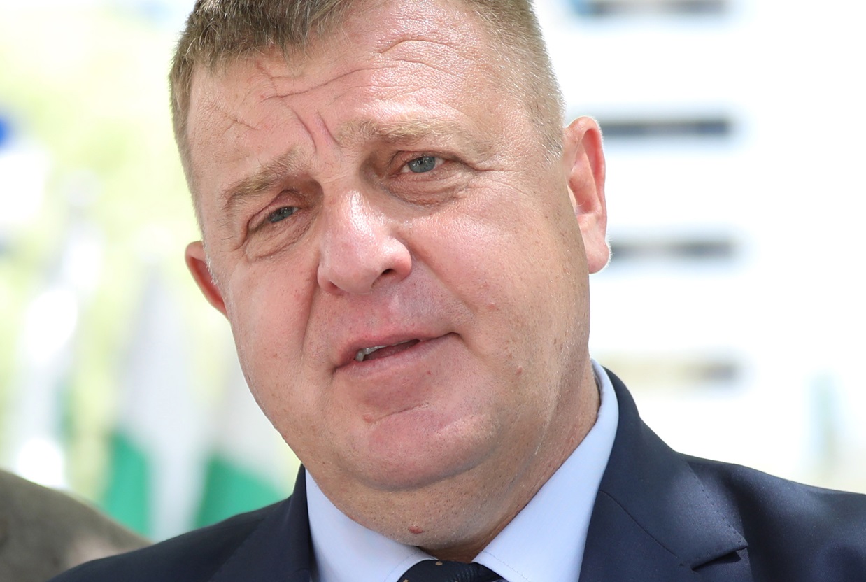 Каракачанов: За да те потупат в Брюксел, без обществено обсъждане и дебат, натрисаш на българската икономика еврото
