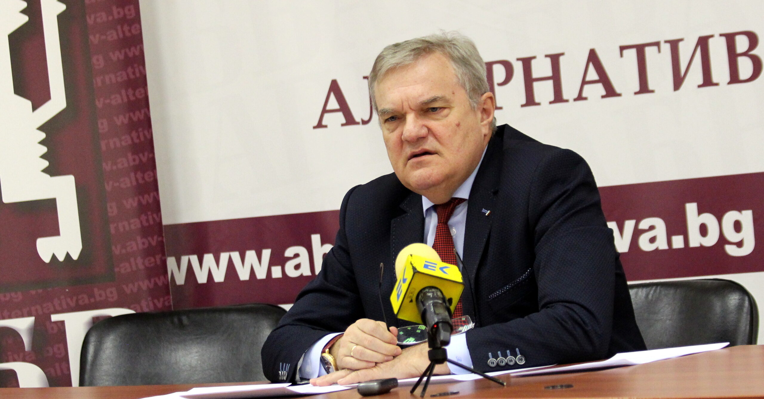 Румен Петков: Натискът към ръководството на АЕЦ „Козлодуй“ за преминаване към американското гориво на „Уестингхаус“ се засилва