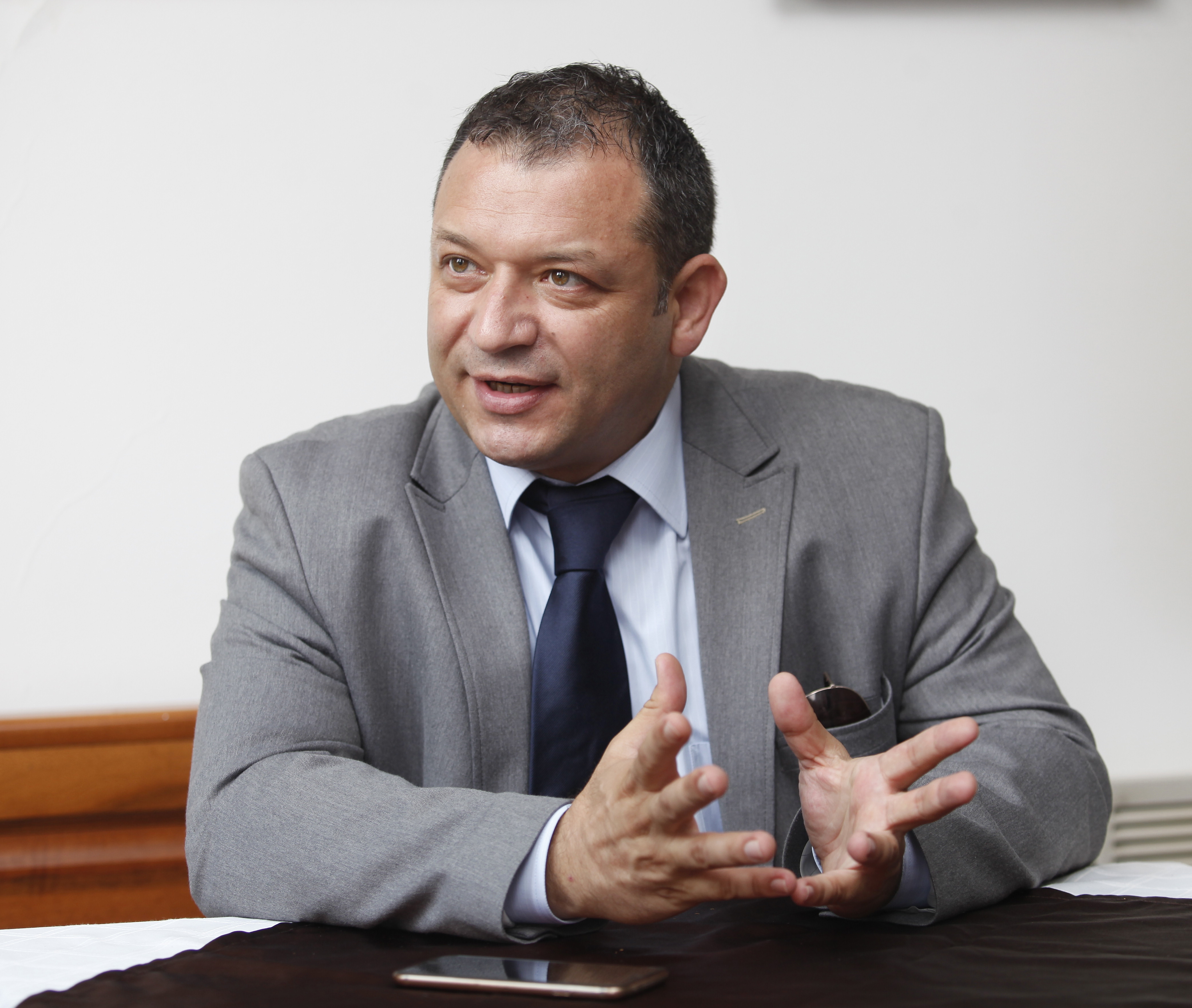 Димитър Гърдев: Балканският опит за измъкване изигра лоша шега на Скопие