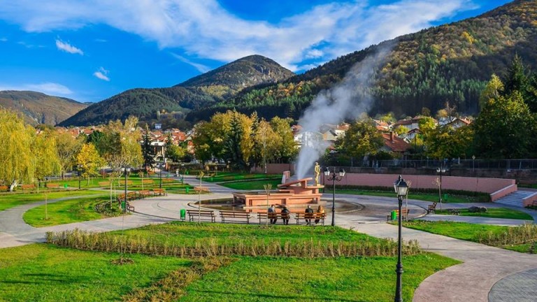 Все още не е отстранена аварията, която спря гейзера в Сапарева баня