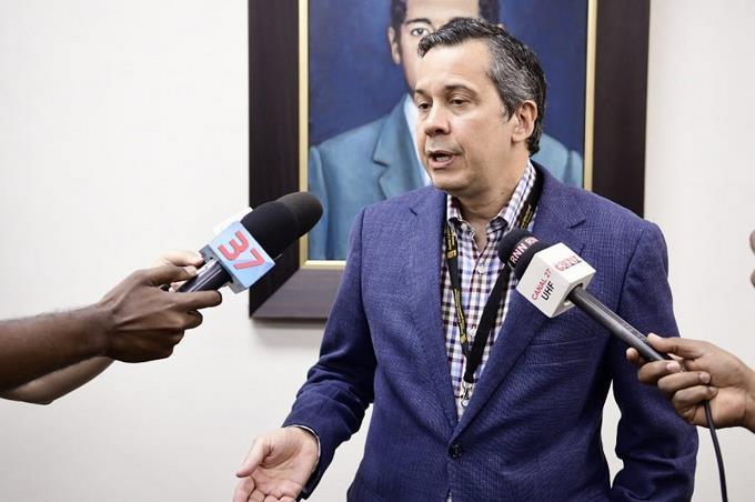 Доминикански министър беше застрелян по време на брифинг