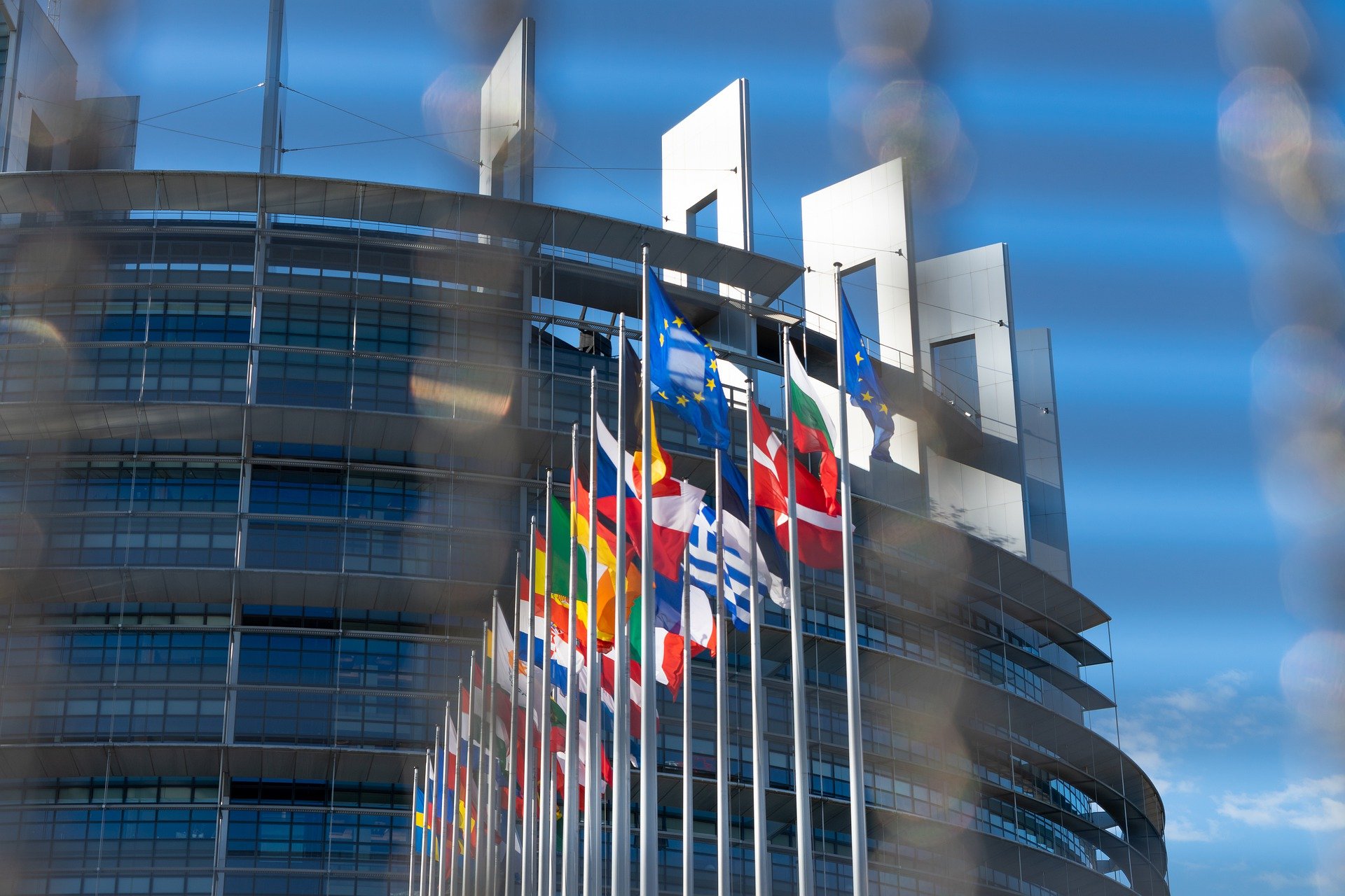 Европарламентът настоява Сърбия да наложи санкции на Русия и я пита дали иска в ЕС