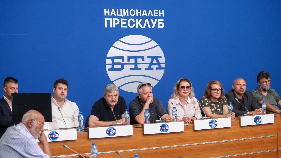 Близо 70 000 подписа срещу машинния вот е събрал до снощи Инициативният комитет