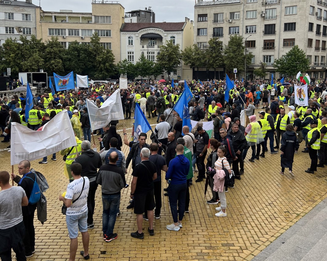 Полицаи и надзиратели протестират: Просто не искаме да бъдем лъгани