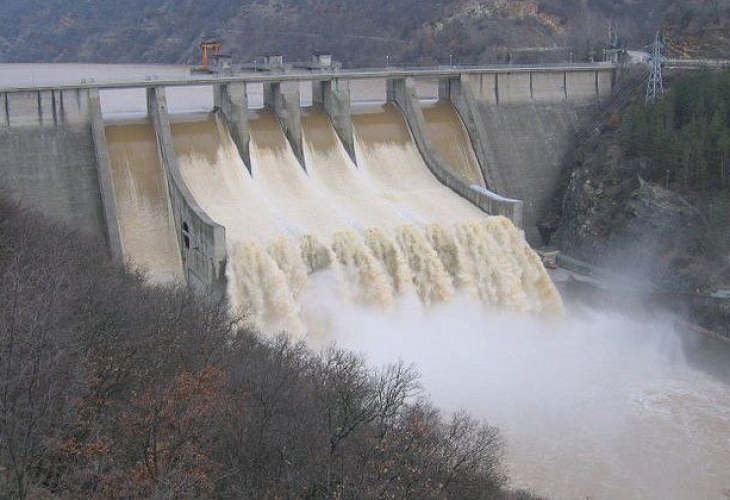 Източват язовира край Кюстендил след пробив на вода под стената