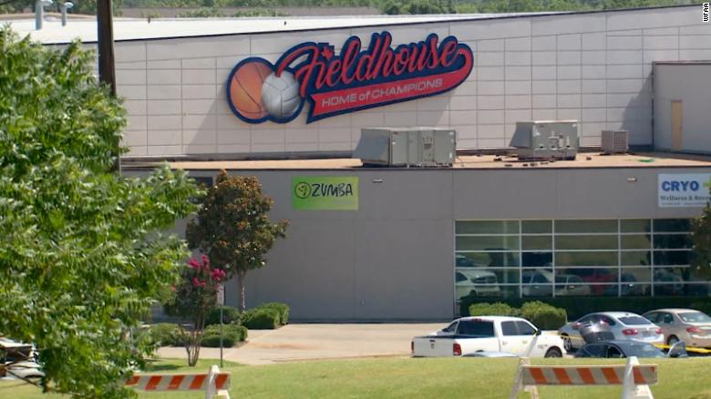 Въоръжен мъж проникна в ученически лагер в Тексас и стреля