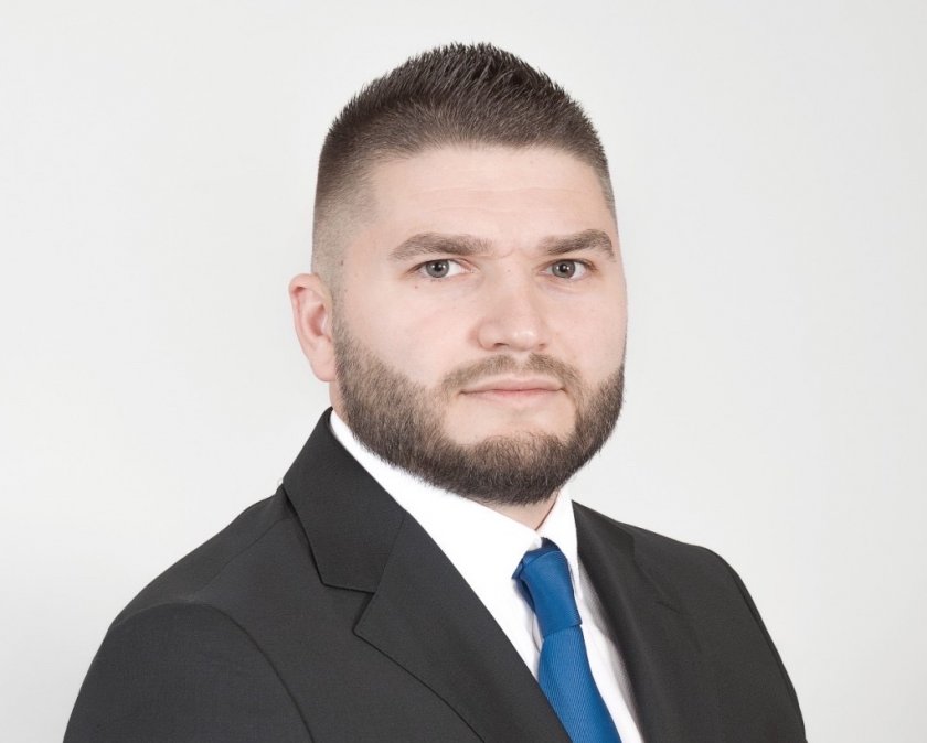 Областният управител на Плевен от ИТН призна, че е бил притискан от Кирил Петков да напусне съпартийците си