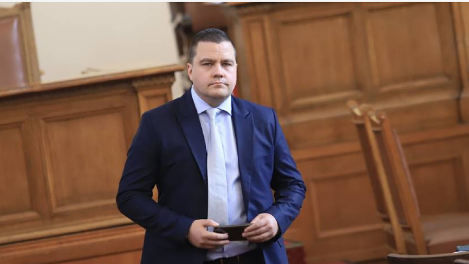 Балабанов от ИТН: Премиерът продължава да звъни на наши депутати, да се моли, да предлага, да заплашва