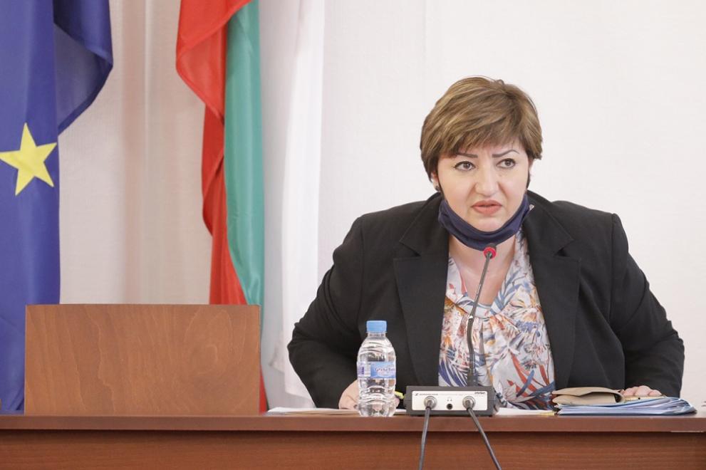 Анна Александрова: Това, на което станах свидетел днес в пленарна зала е дъното