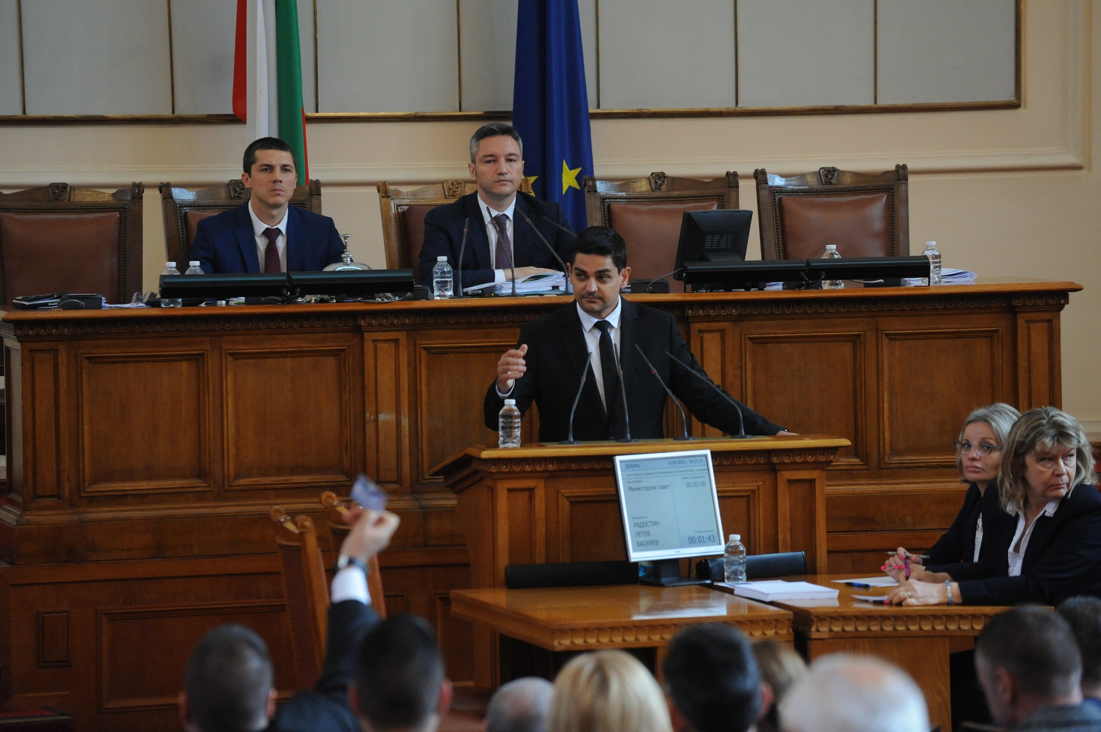 Радостин Василев към депутатите от ИТН: Не подкрепяйте преврата в държавата